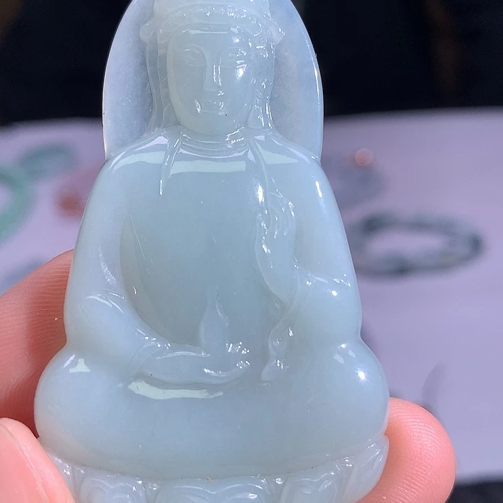 翡翠未镶嵌颈饰一