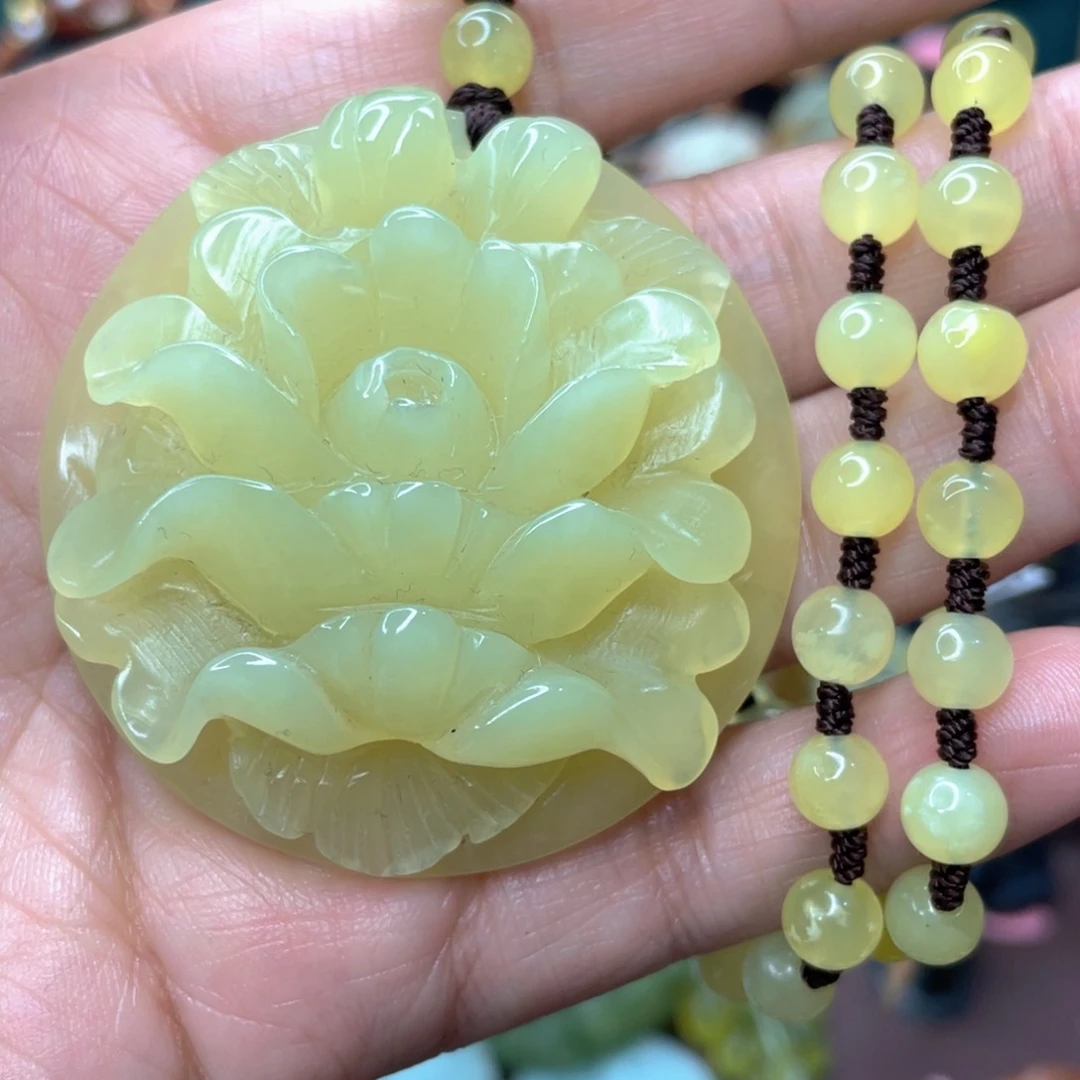 蛇纹石玉颈饰未镶嵌