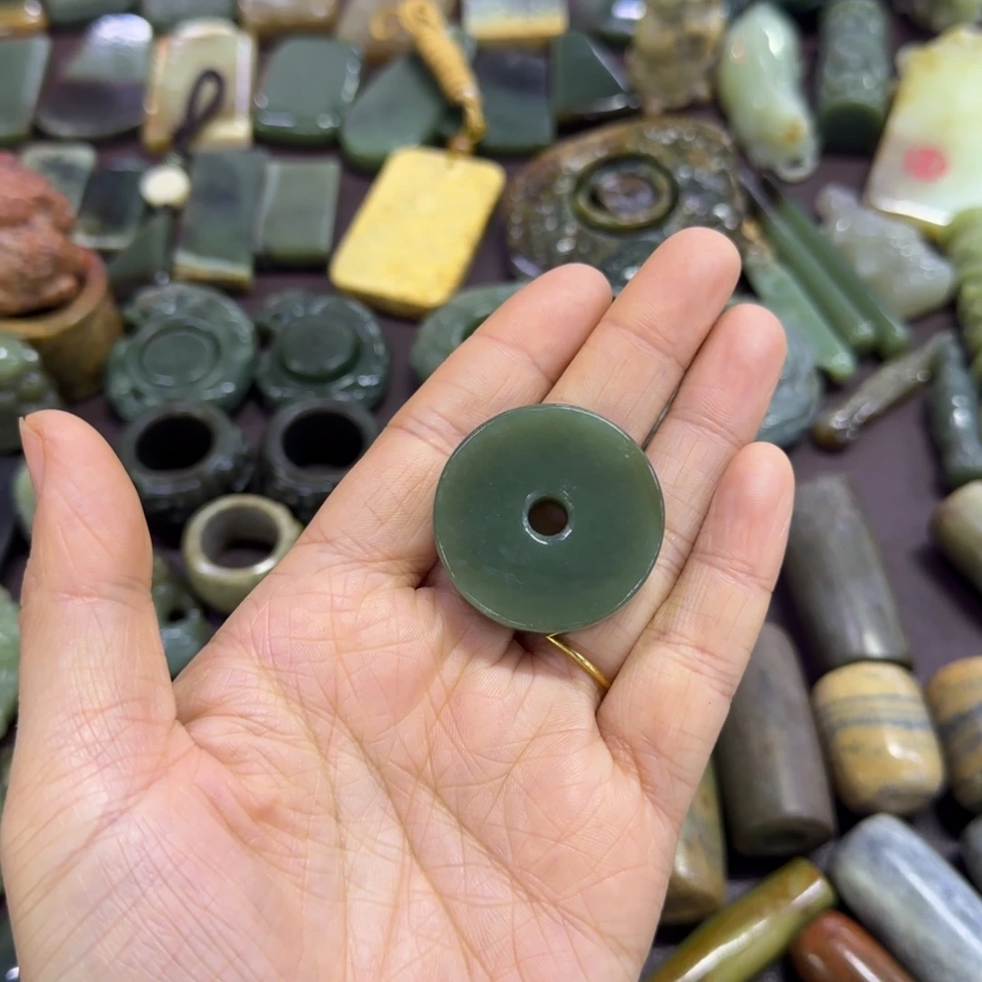 和田玉未镶嵌挂件