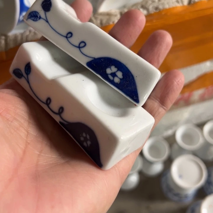 手绘两个红叶陶瓷