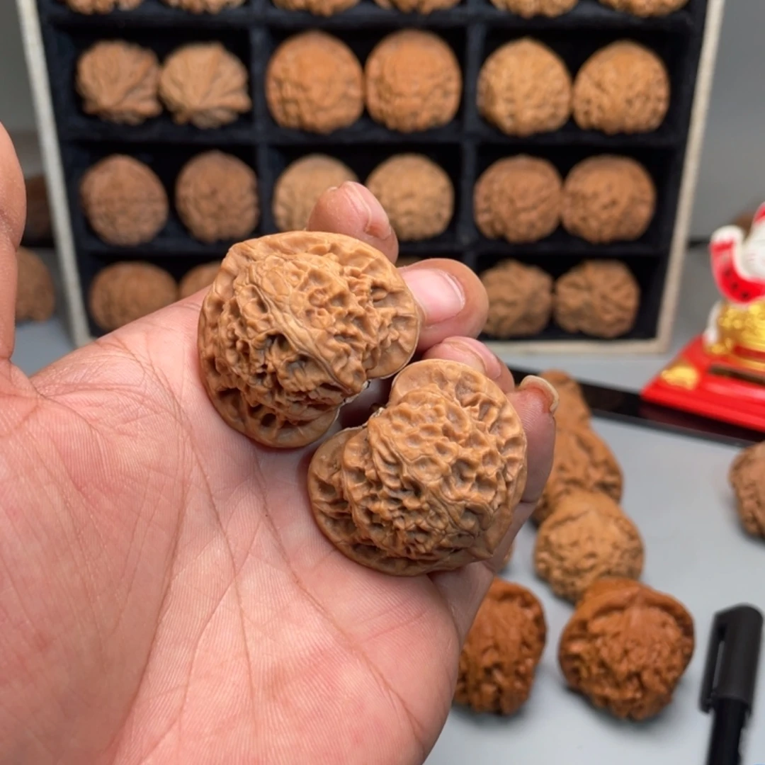 ****️文玩核桃吊坠宫灯