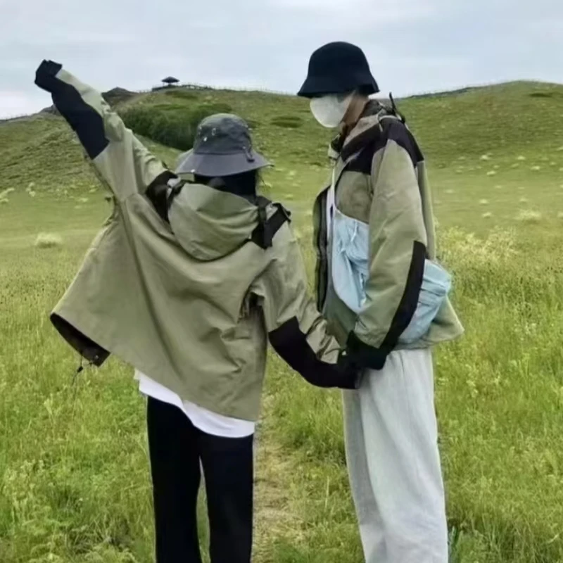 2025新款冲锋衣防水防风保暖男女户外登山服情侣外套
