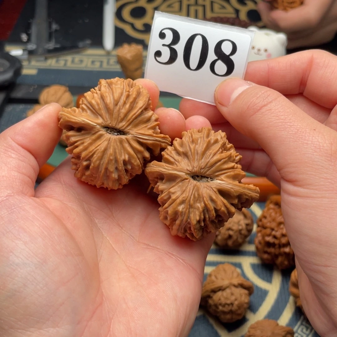 桃核吊坠44.5四座楼308号