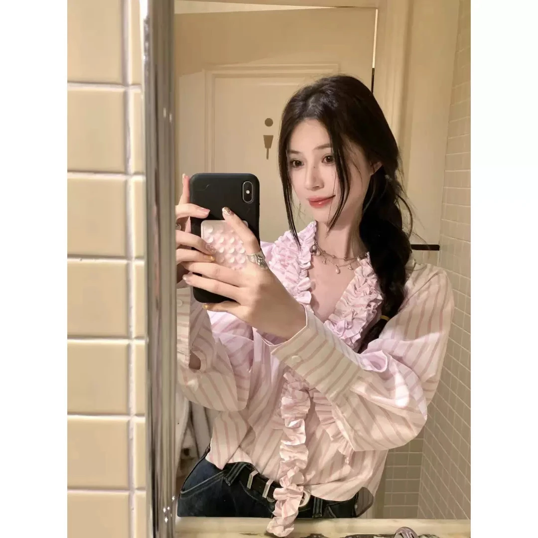 【木耳边边】韩国东大门木耳边边宽松甜美衬衫