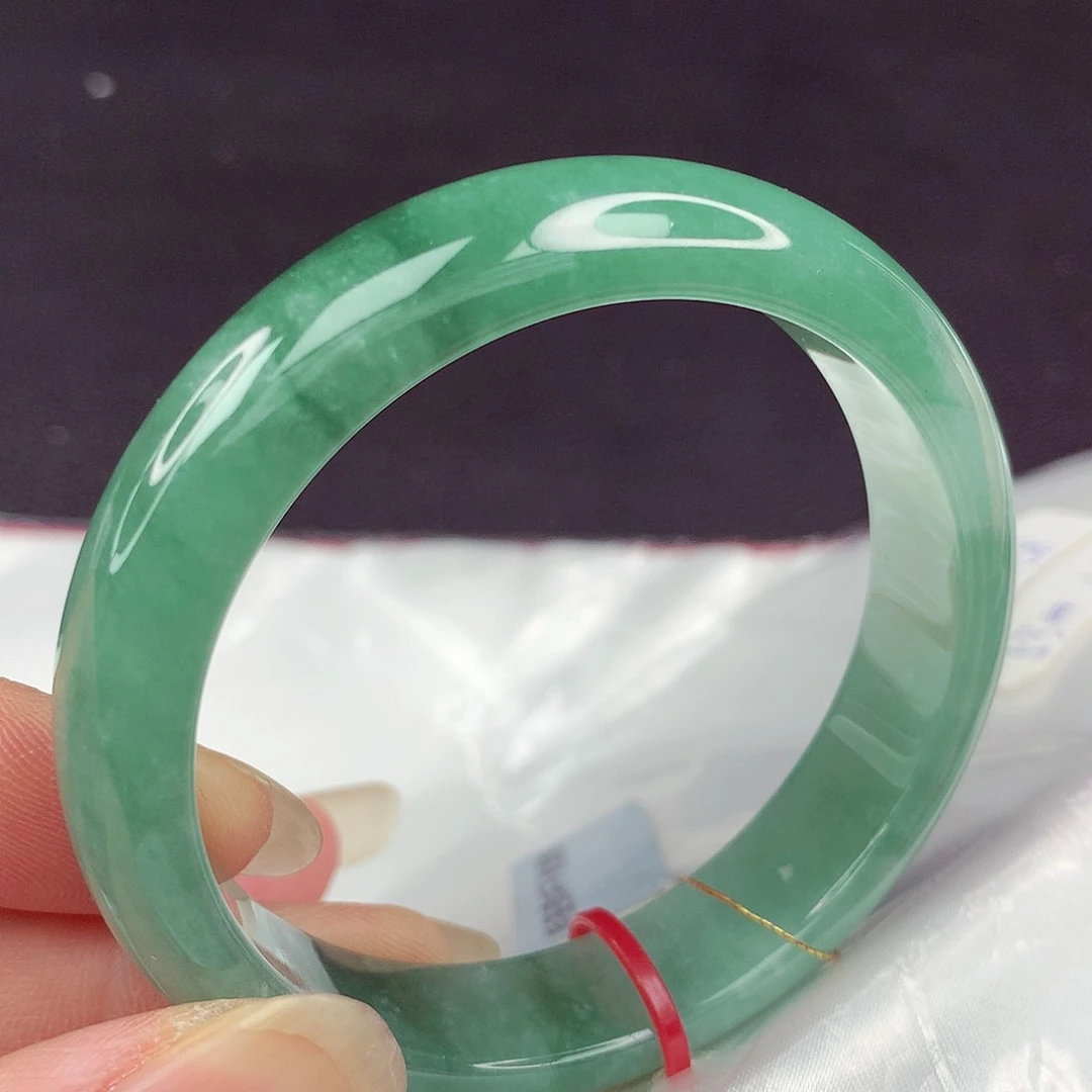 翡翠手镯未镶嵌53圈108