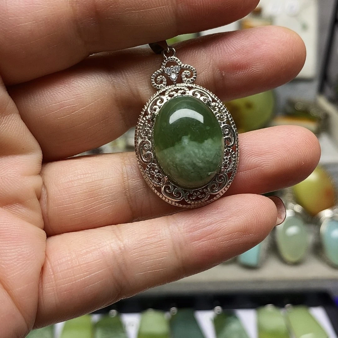 蛇纹石玉银S925镶嵌吊坠