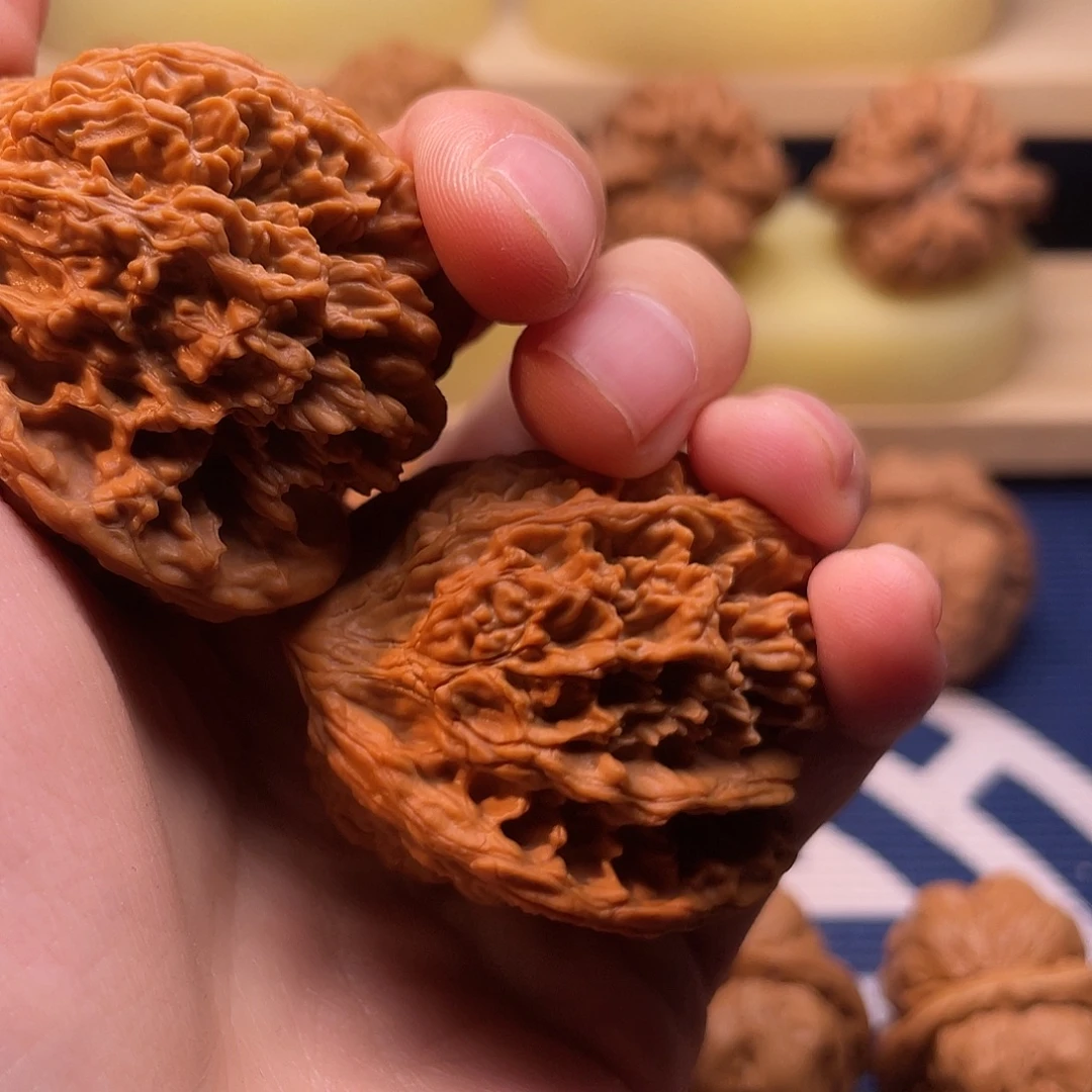 ****李文玩核桃满天星44尺