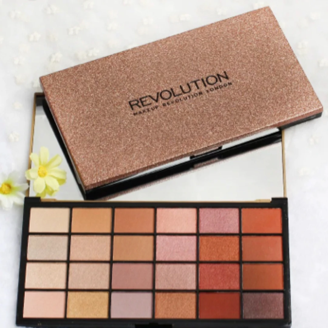 885 REVOLUTION24色眼影盘