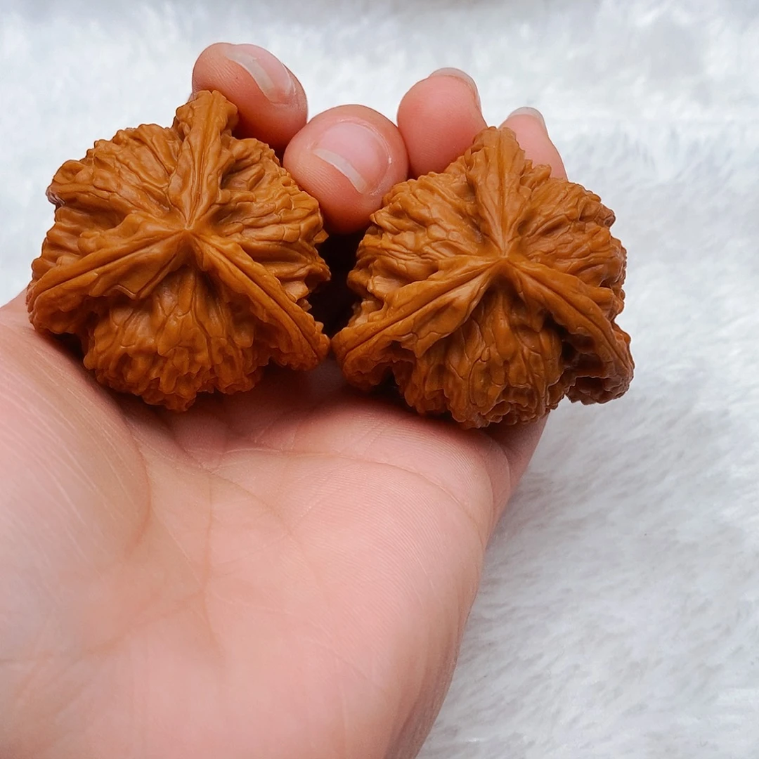 纺***鲸文玩核桃吊坠三棱