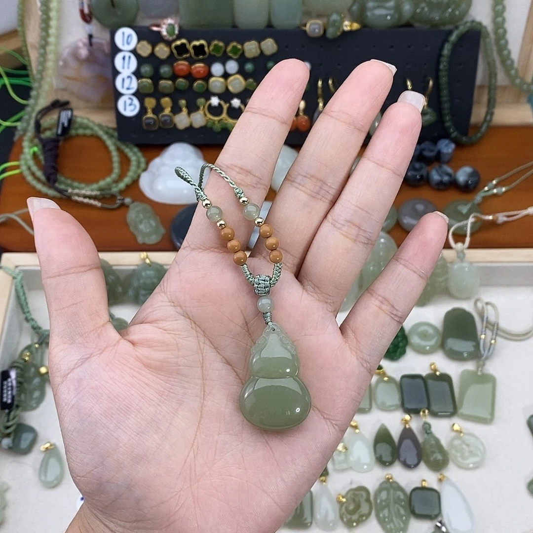 和田玉未镶嵌吊坠(不含链)