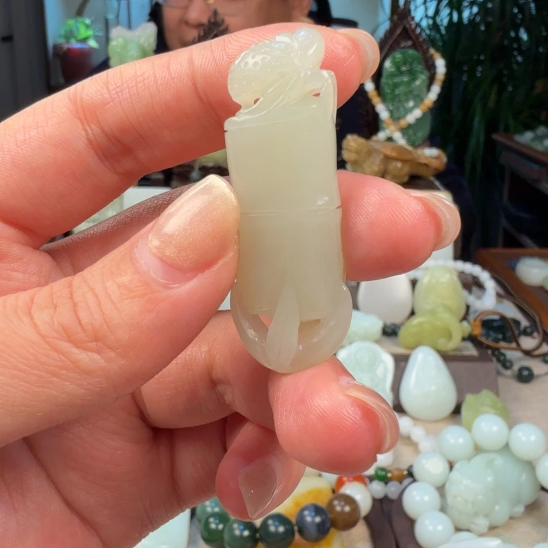 老***鬼和田玉未镶嵌颈饰