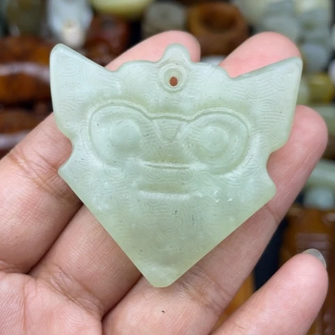 未镶嵌蛇纹石玉颈饰72