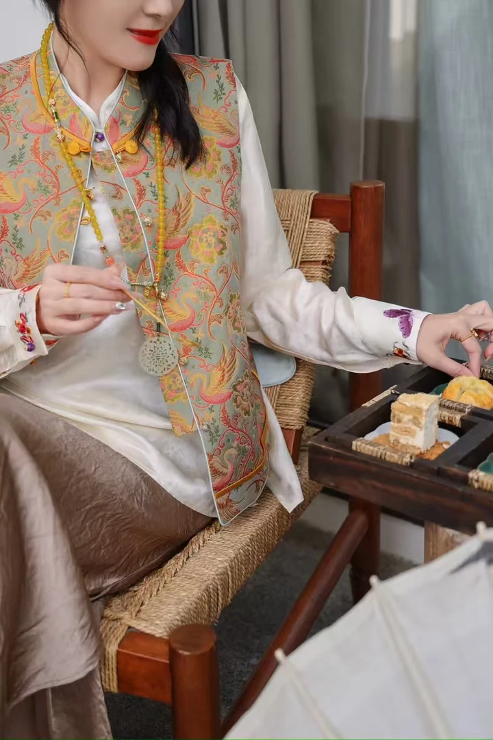 玛薇丝【天鹅】织锦缎提花国风马夹