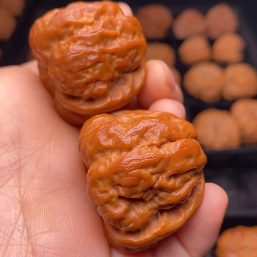 文玩核桃把件秦岭野生核桃