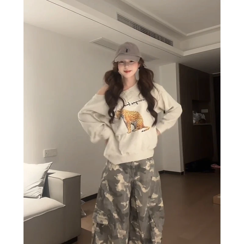 斜肩卫衣女款爆款2025新款正品韩系豹子印花图案一字肩宽松上衣秋