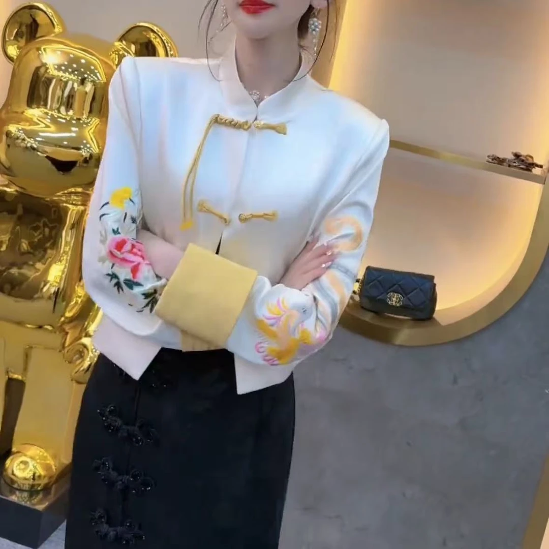 2025春季新款时尚显瘦气质女士网红洋气国风刺绣外套百搭款D7524