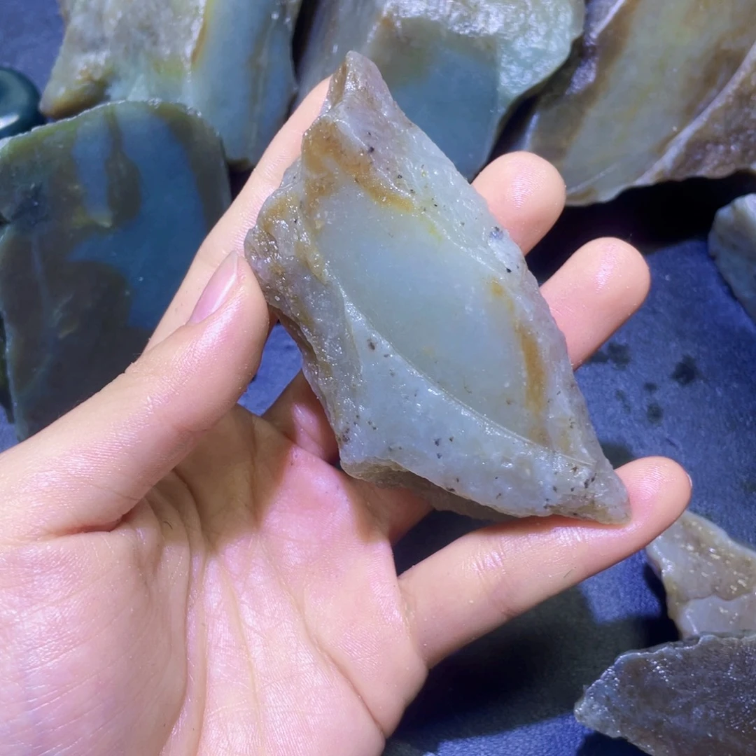 和田玉未镶嵌珠宝半成品