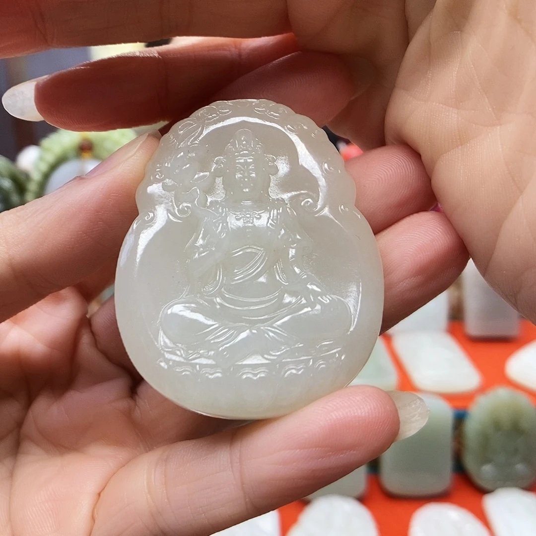 大***8和田玉未镶嵌颈饰