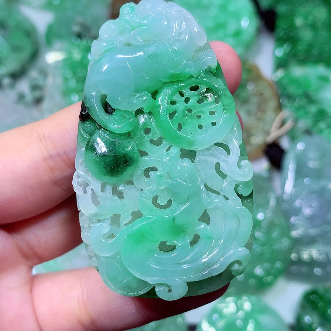 吊坠(不含链)未镶嵌翡翠