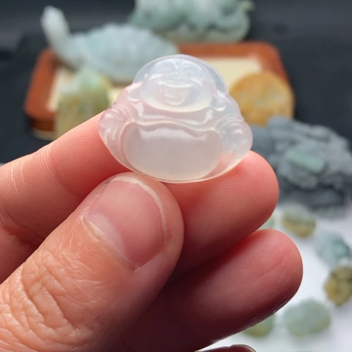 翡翠未镶嵌颈饰佛公