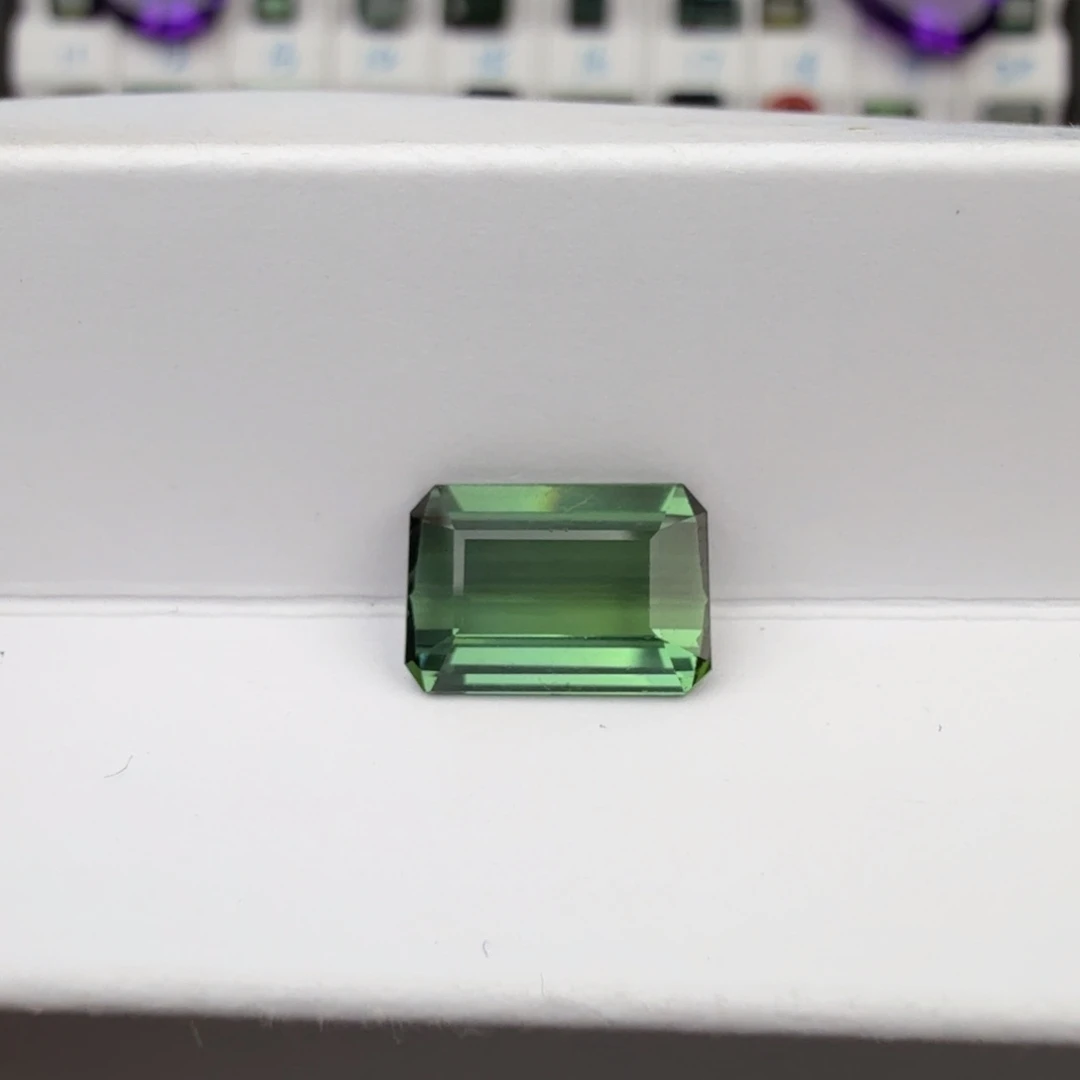 未镶嵌珠宝半成品碧玺天然3.06克拉