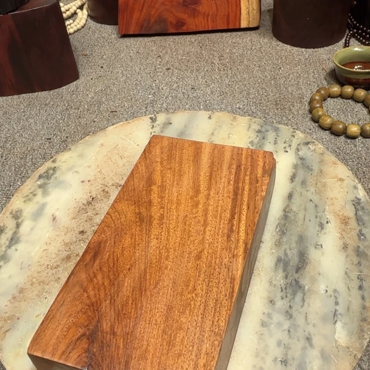 背***影紫檀木类端景台檀香