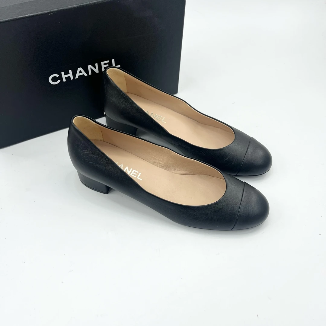 全新未使用 Chanel/香奈儿 39码/黑色珍珠双c低跟鞋/pp426440