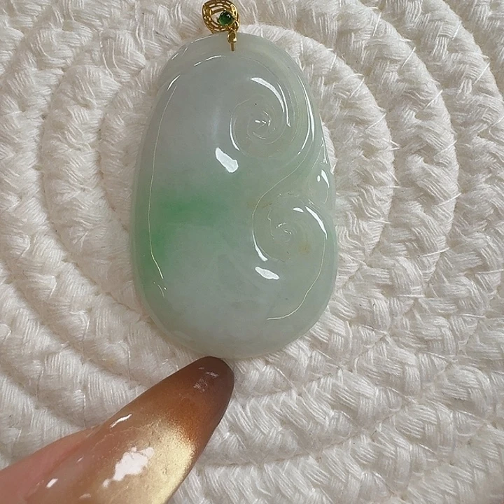 翡翠未镶嵌颈饰飘花如意