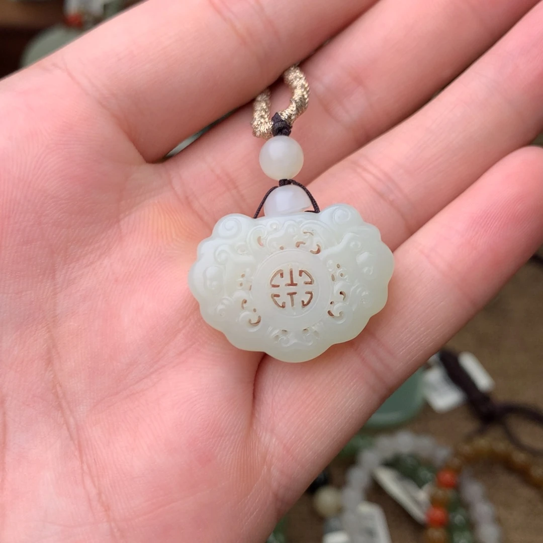 颈饰未镶嵌和田玉