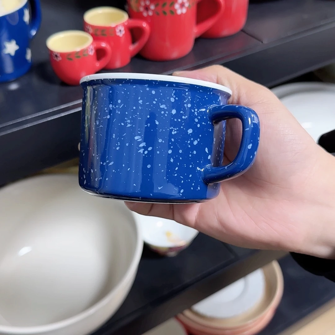 瓷片一个。 一个。 一 一。