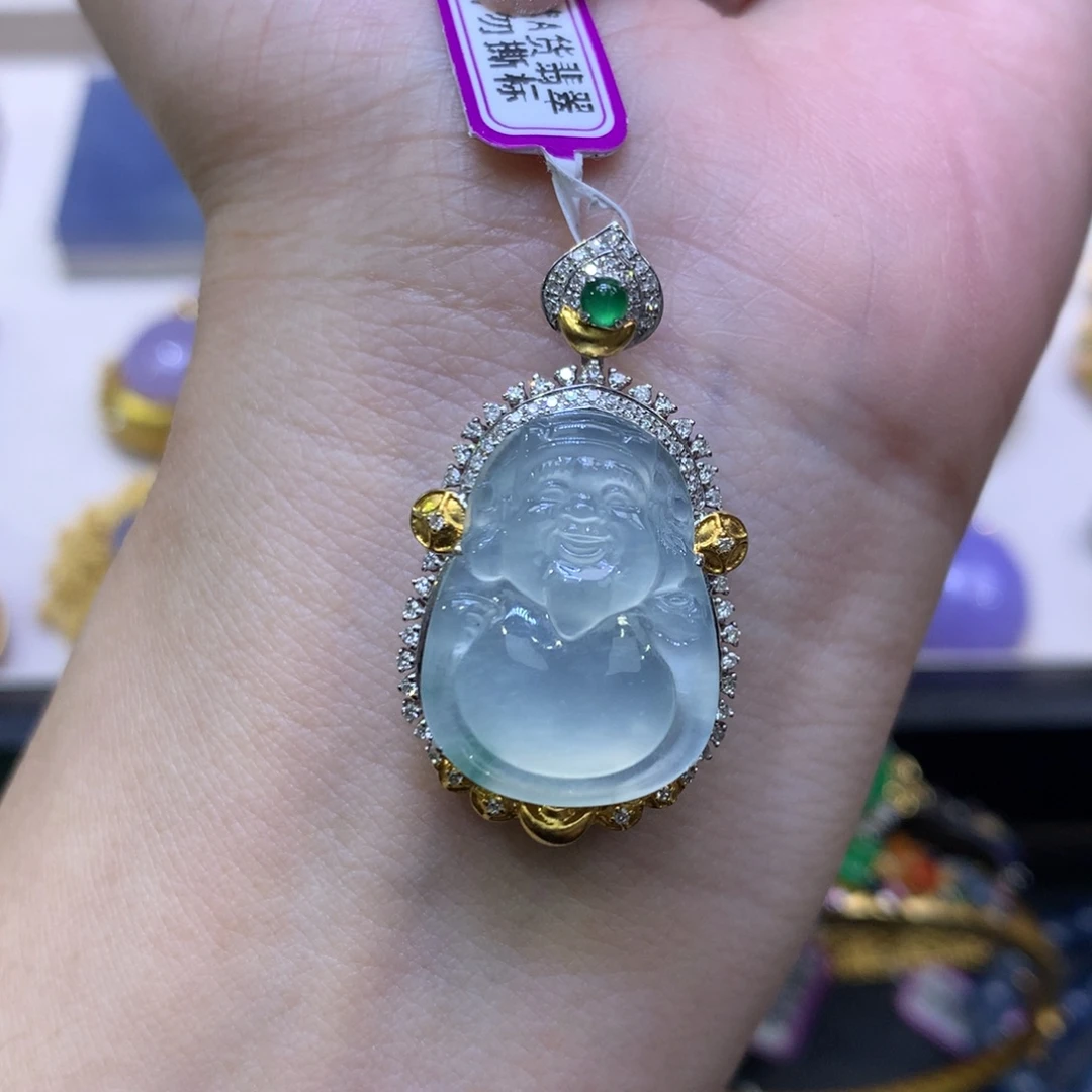 翡翠18K金镶嵌颈饰