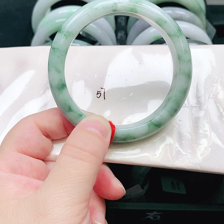 翡翠未镶嵌手镯400