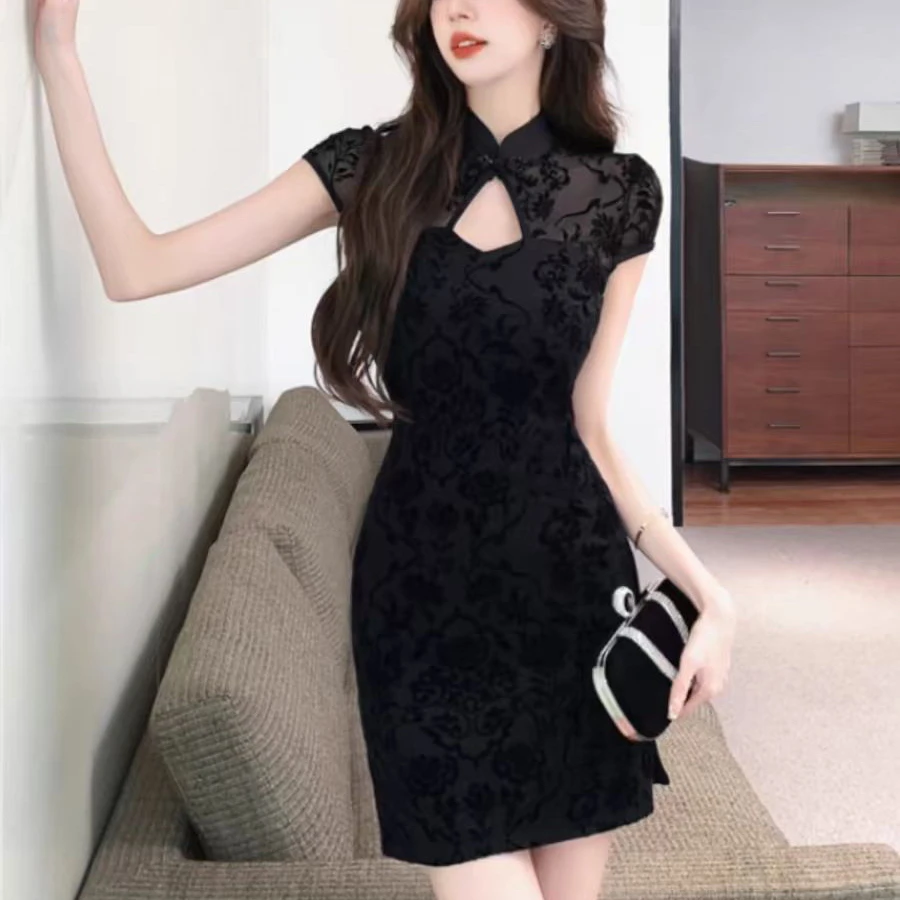 3638-2025年夏季新款时尚气质显瘦镂空旗袍连衣裙