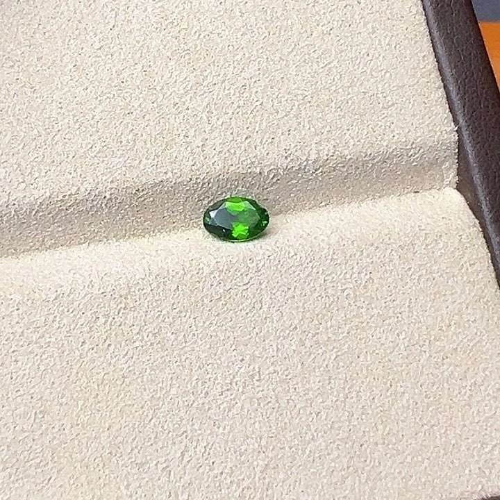 未镶嵌裸石绿柱石