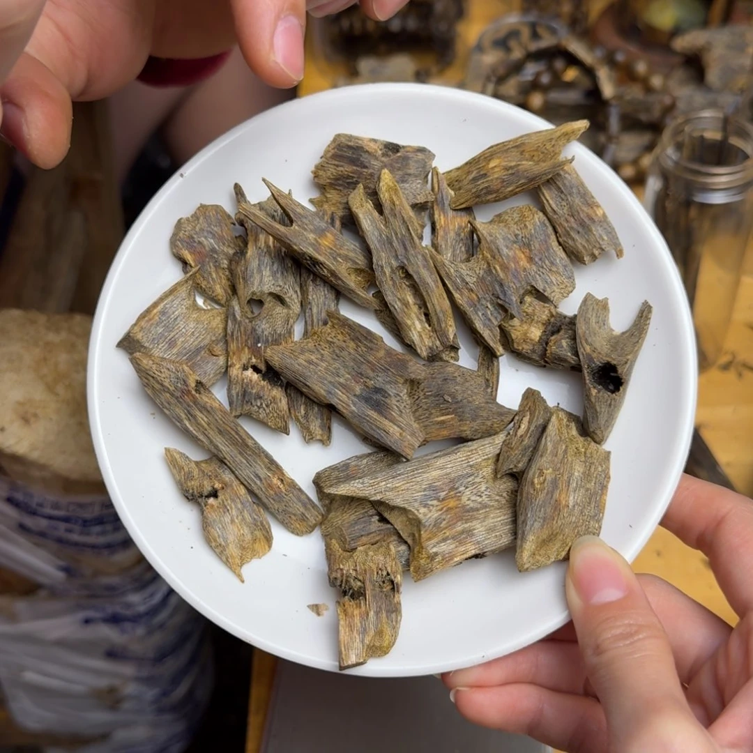 沉香手把件张勺子品种块料50克➕多样性发货