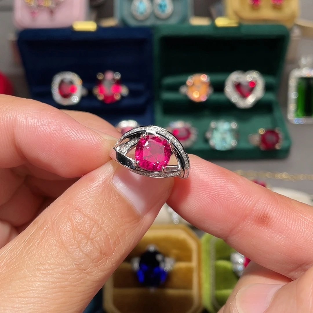 戒指18K金镶嵌碧玺2.9ct