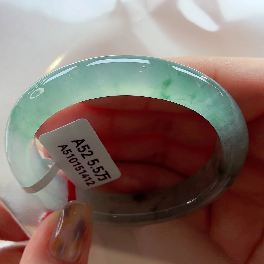 翡翠未镶嵌手镯（贵妃镯）22（62号）有包容