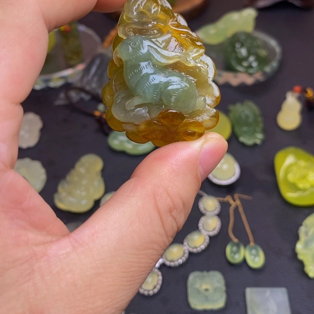 蛇纹石玉合金颈饰