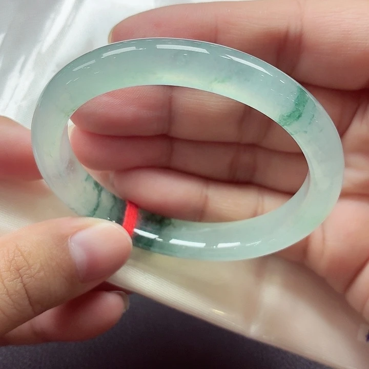 翡翠未镶嵌手镯（贵妃镯）天然缅甸A货翡翠（冰种飘花）