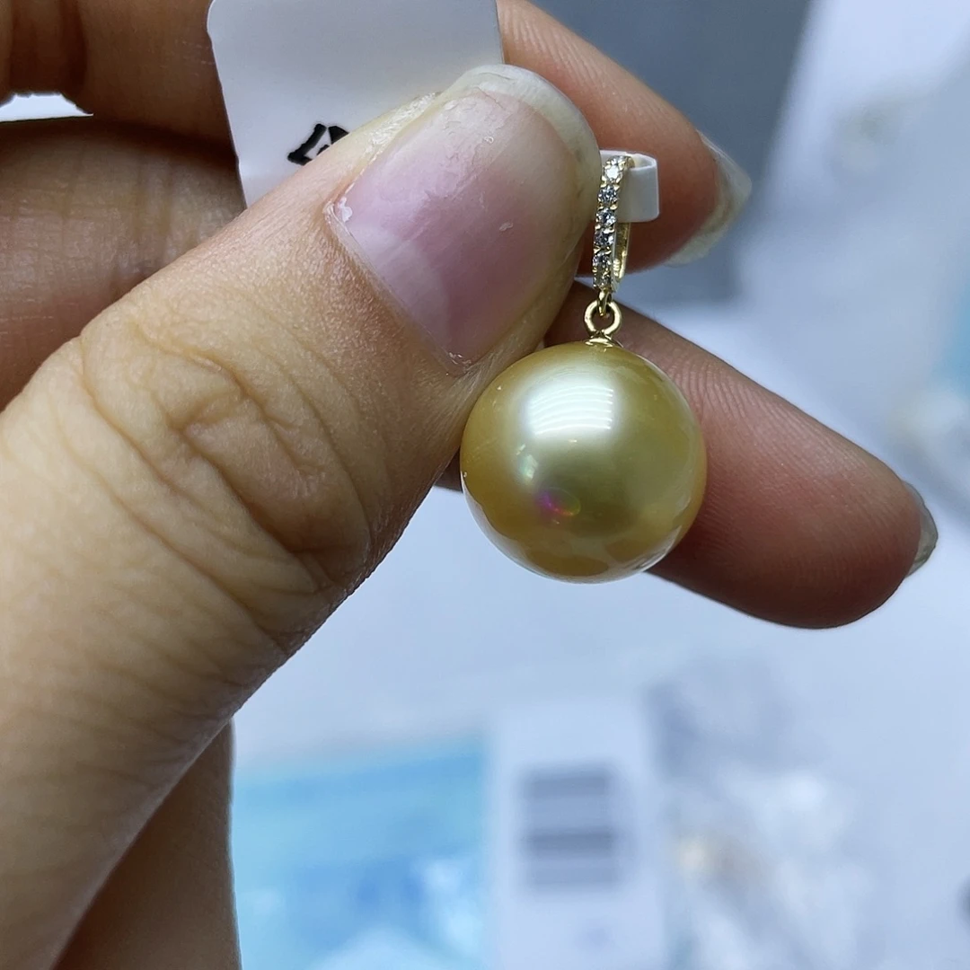 颈饰18K金镶嵌海水珍珠