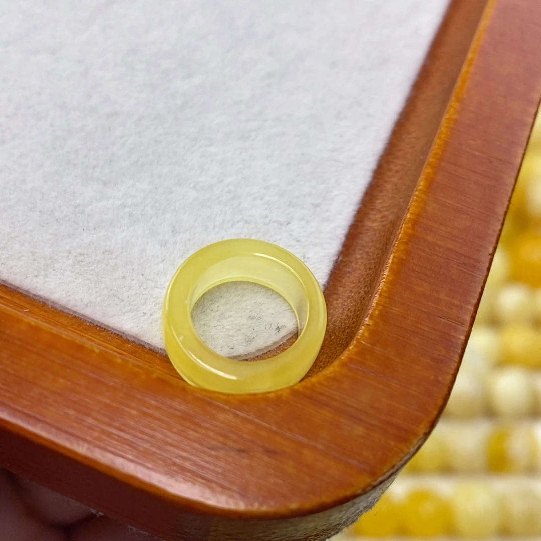 琥珀未镶嵌珠宝奇石尺寸11.3 mm