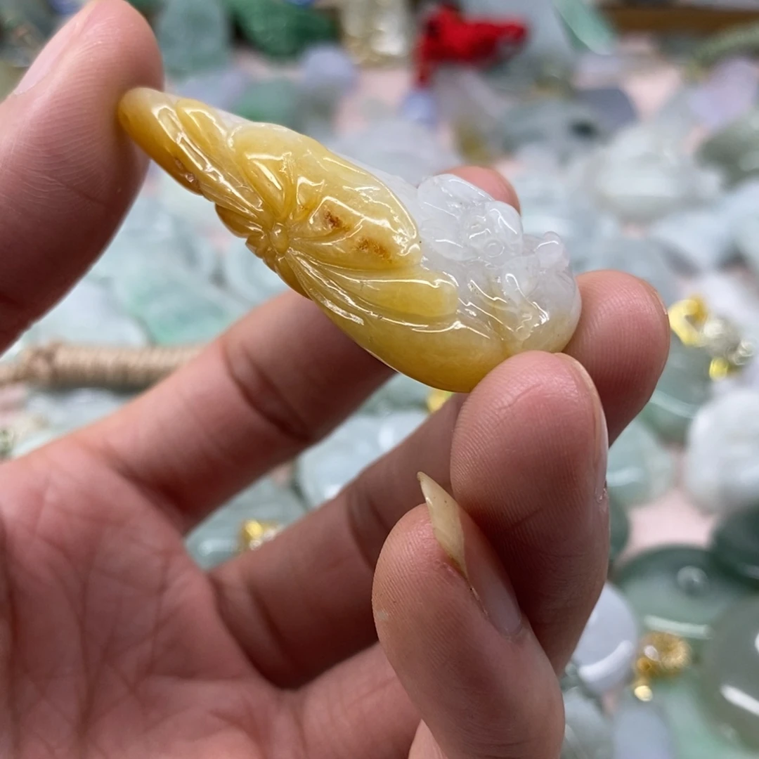颈饰未镶嵌翡翠天然