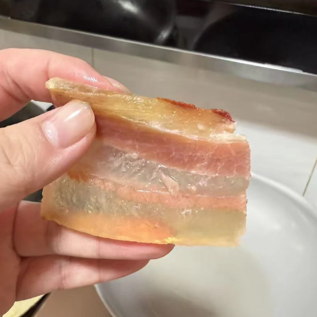 四川腊肉柴火烟熏五花肉传统风味美食