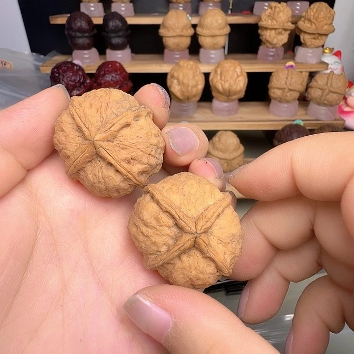 山***蛋文玩核桃吊坠35尺寸四棱