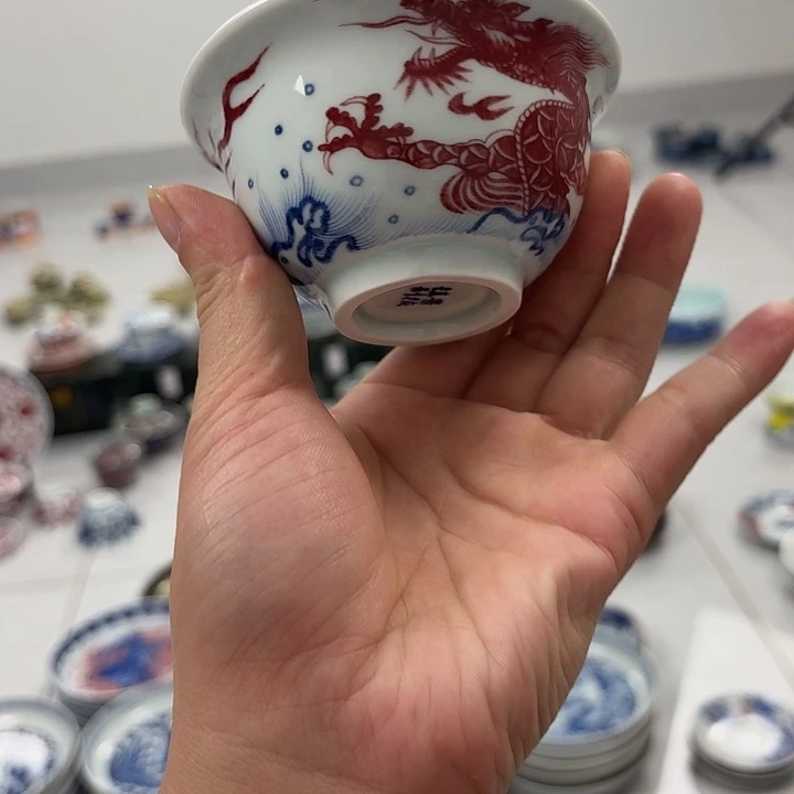 瓷片釉里红鱼化龙大压手杯景德镇