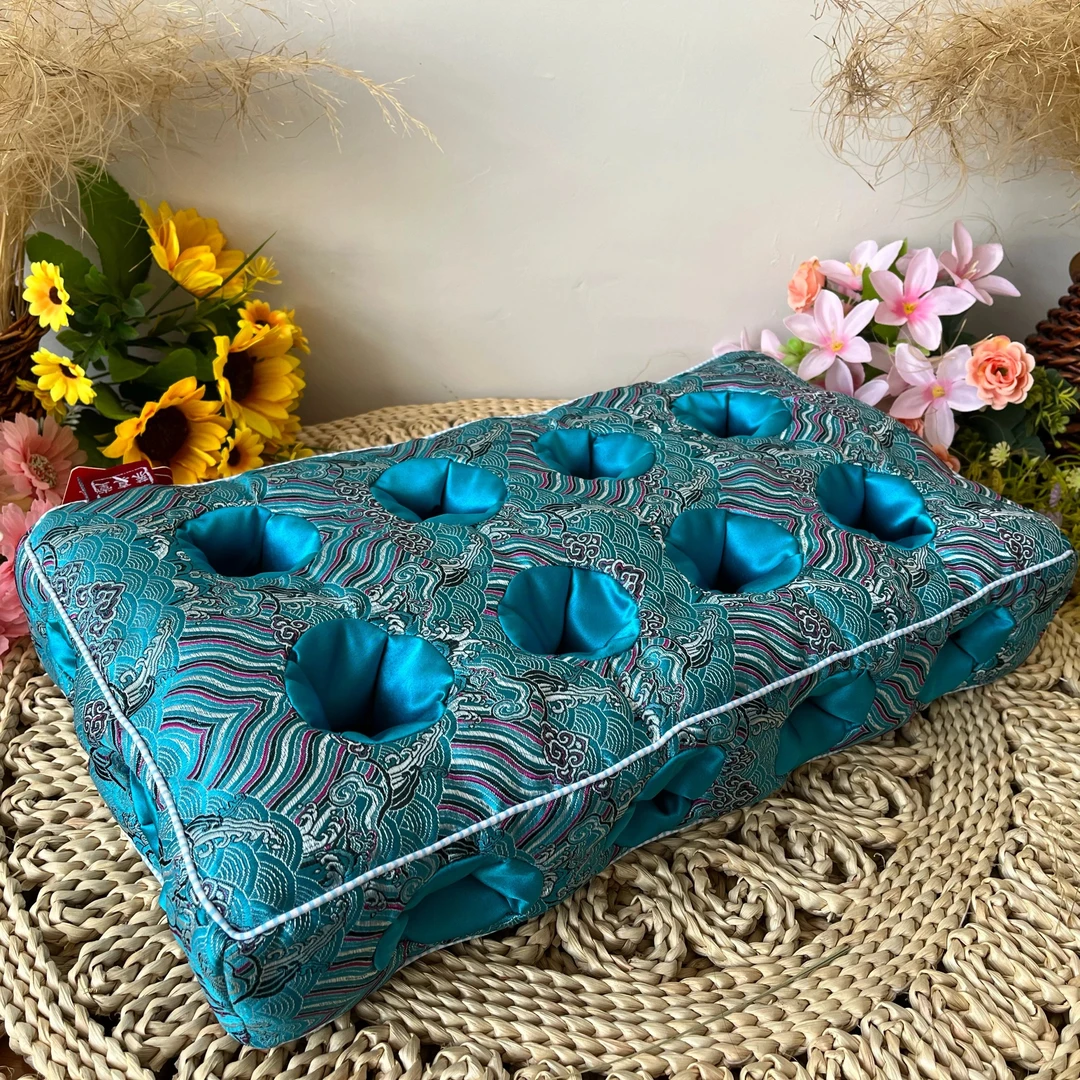 二十八孔锦缎枕