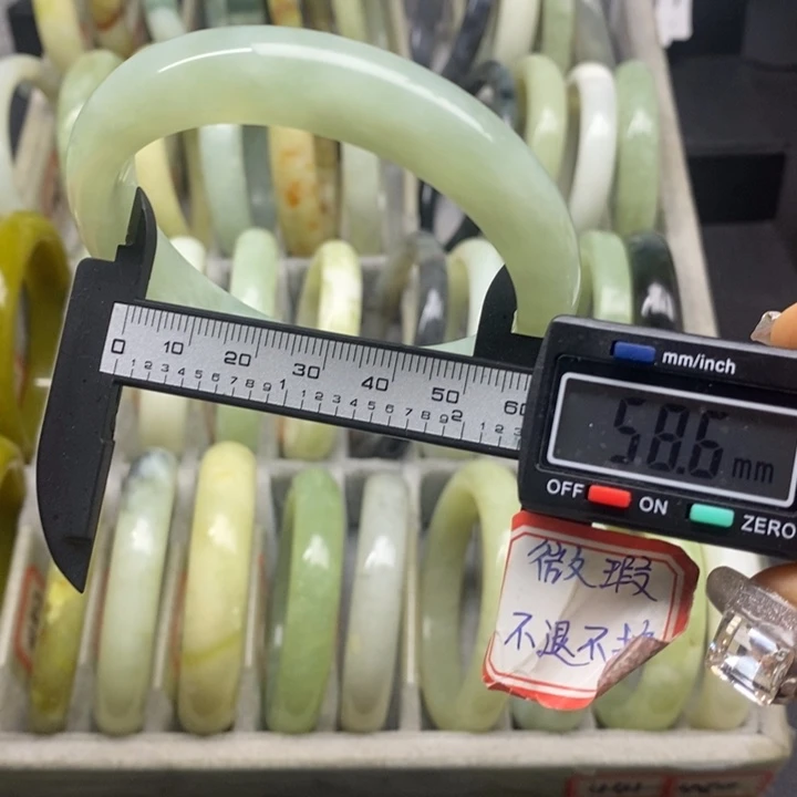 蛇纹石玉手镯458未镶嵌
