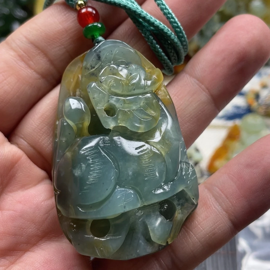 蛇纹石玉颈饰未镶嵌吊坠