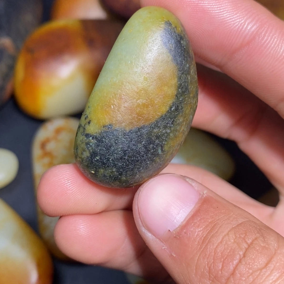 和田玉未镶嵌珠宝奇石