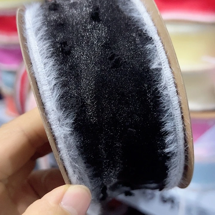 5的毛边毛毛球黑色10码材料